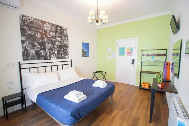 Economy, Double Bed, Ostello Bello Napoli 3/10