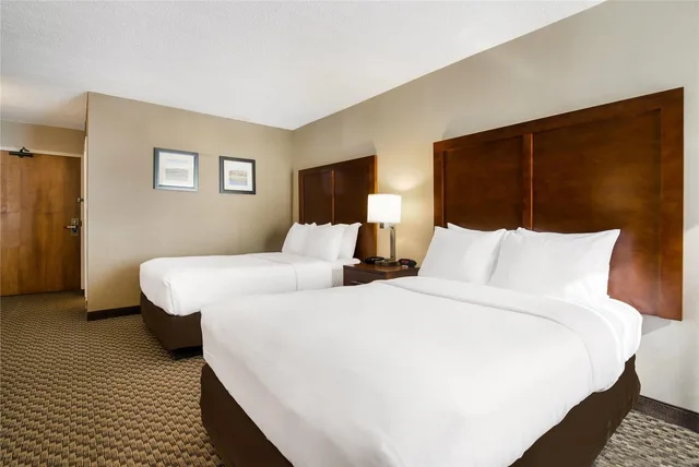 Room, 2 Double Beds, Comfort Inn Lexington Virginia Horse Center 3/4