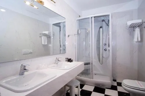 غرفة سوبيريور بسرير كوين، Hotel Marconi 1/1