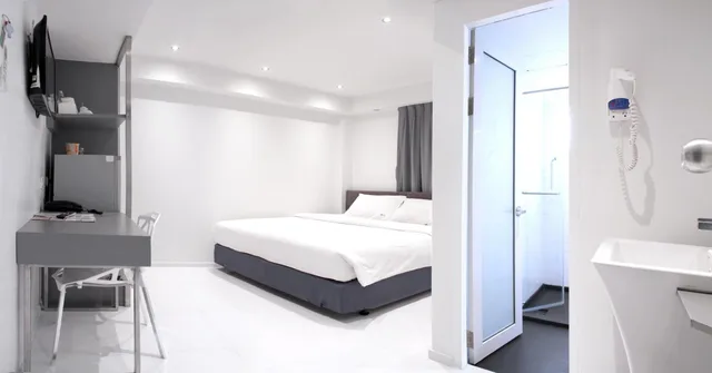 Standard, Double Bed, No Window، My Hotel Pratunam 3/3