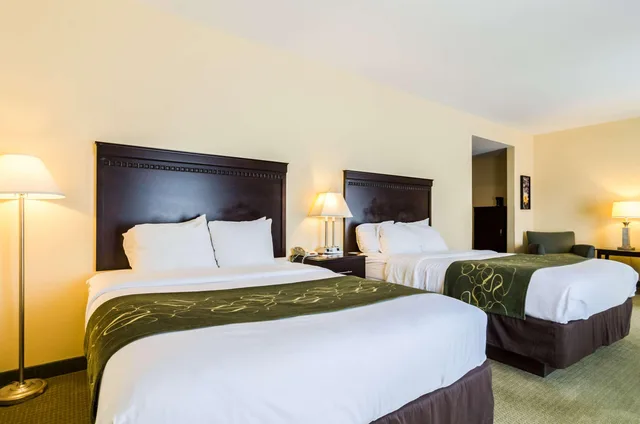 Suite, 2 Queen Beds, Accessible, Comfort Suites Gothenburg South 6/9