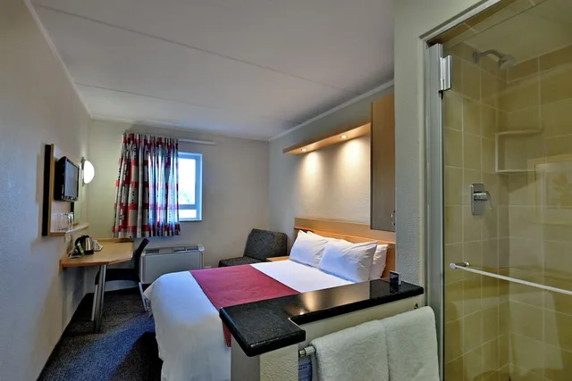 غرفة بسرير مزدوج، Road Lodge Carnival City 3/10