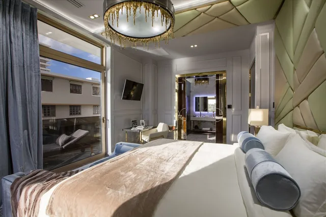 Beyond, Panorama, Suite, King Bed, Balcony، OLV Fifty Five 3/3