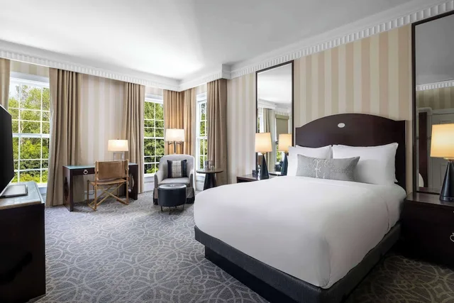 Resort, Queen Bed، Inns At The Equinox 2/3