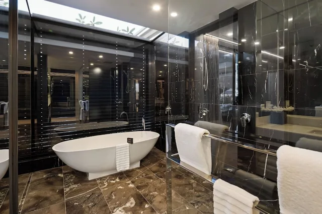 Cabana, Suite, King Bed, Pool Side، Emporium Hotel South Bank 9/10
