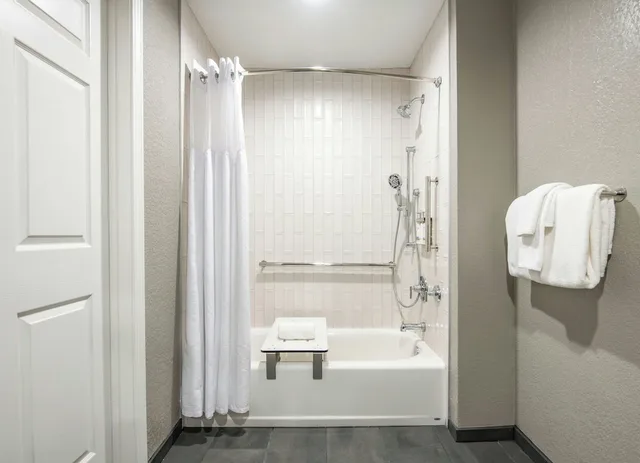 Studio, King Bed, Golf Course View, Kitchen, Accessible, Residence Inn Oxnard River Ridge 5/6