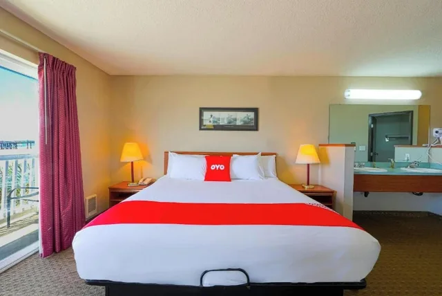 جناح فاخر بسرير كينج بإطلالة على البحر بحوض جاكوزي، Siletz Bay Beachfront Hotel by OYO Lincoln City 7/10