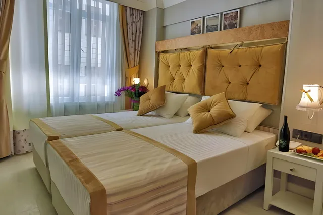 Family, Double and Twin Beds, Just Inn Hotel 1/1