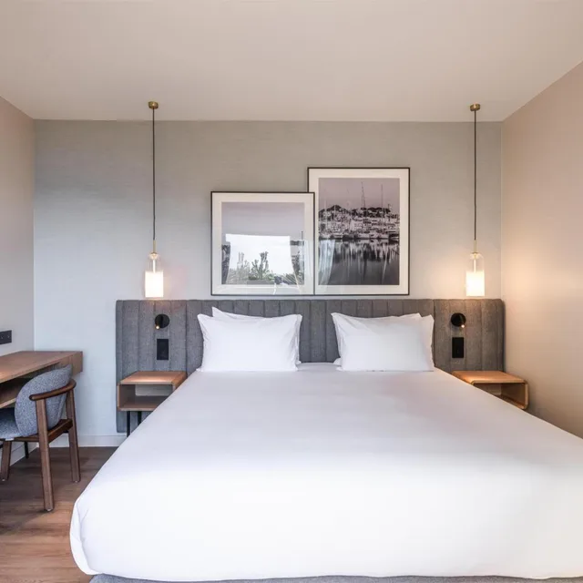 غرفة سوبيريور بإطلالة على البحر بشرفة، Luxotel Cannes 3/6