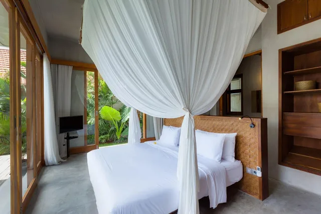 Executive, Pool Access، Zin Berawa Villas & Bungalows 1/1