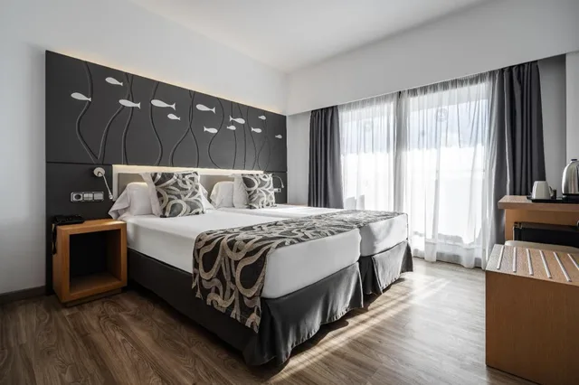 غرفة قياسية بسريرين منفصلين، THB Gran Bahia 3/7