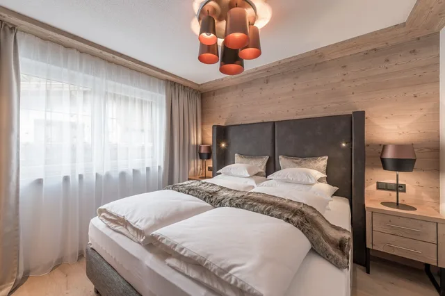 جناح سوبيريور بسريرين كينج بغرفتي نوم مع أريكة، Hotel Castello Falkner 1/2