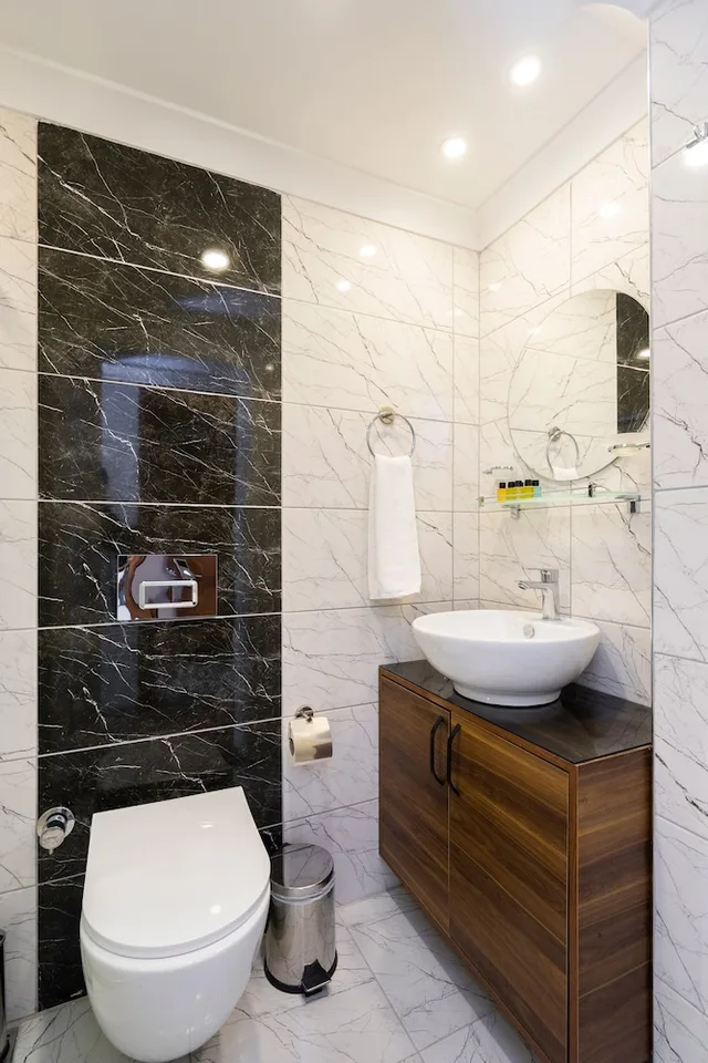 غرفة قياسية بسريرين منفصلين وسرير كوين، Castillo Rojo Hotel Istanbul 8/10