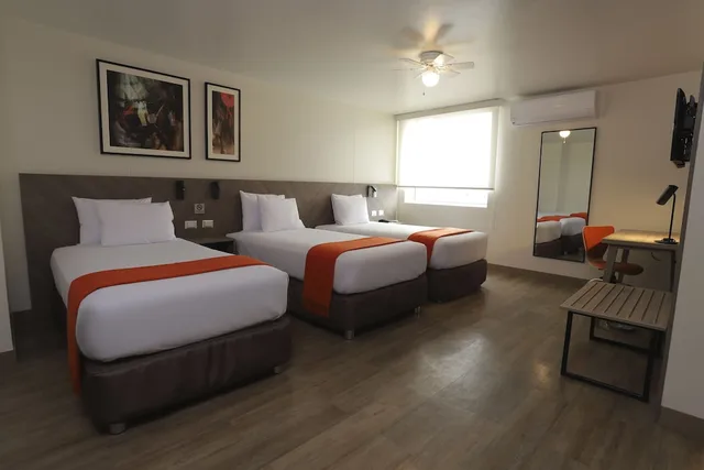 غرفة تقليدية بثلاثة أسرّة، Casa Andina Standard Trujillo Plaza 2/3