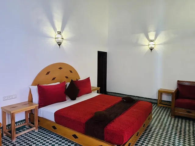 جناح بسرير مزدوج وسرير فردي بإطلالة على المسبح، Riad Zitouna 1/1