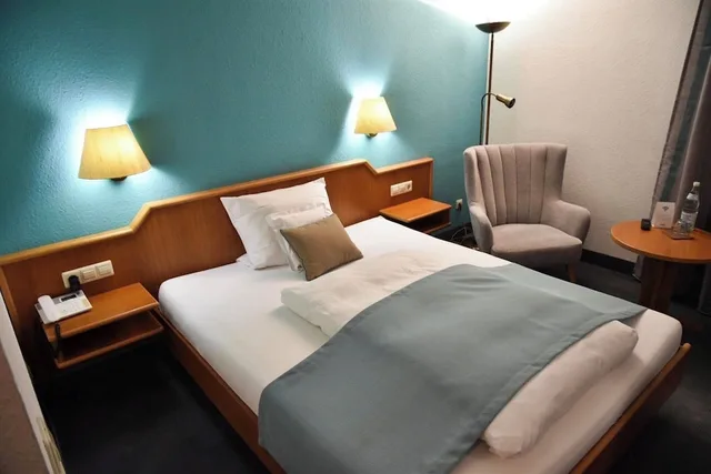 غرفة قياسية مفردة بسرير فردي، Martins Klause Airport Messe Hotel 1/3