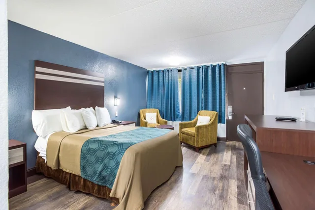 غرفة بسرير كوين للمدخنين، Rodeway Inn Hammonton Nj 1/2