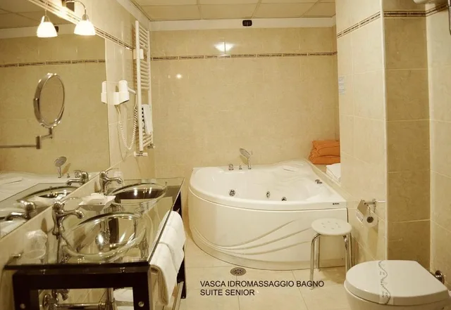 جناح، FORUM PALACE 3/3