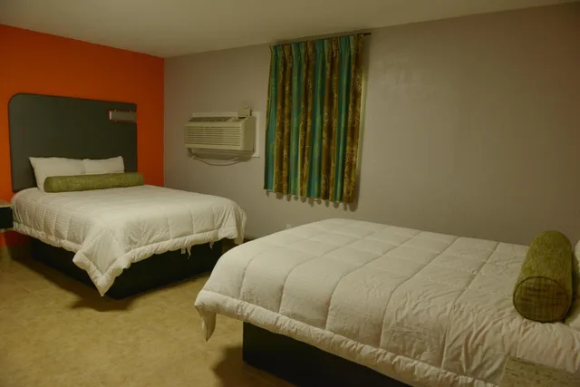 Efficiency, Suite، Rodeway Inn & Suites Winter Haven Chain of Lakes 4/8