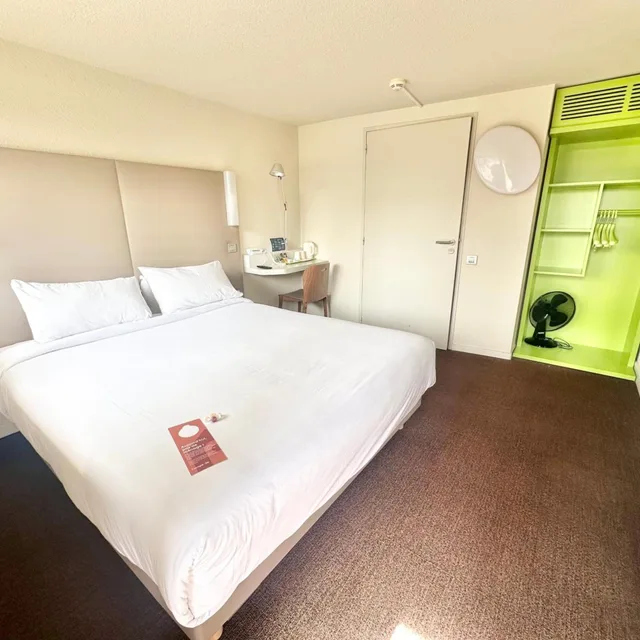 Room, Double Bed, Campanile Nantes Est Saint Sebastien Sur Loire 4/8