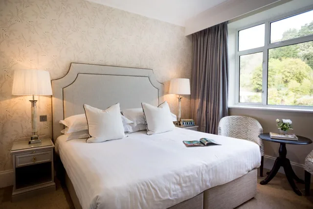 غرفة بسرير مزدوج أو سريرين منفصلين بإطلالة على الحديقة، St Brelades Bay Hotel 1/8