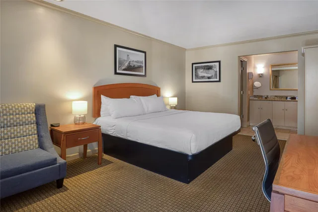 غرفة بسرير كينج، Surestay Plus Hotel By Best Western Mountain View 6/10