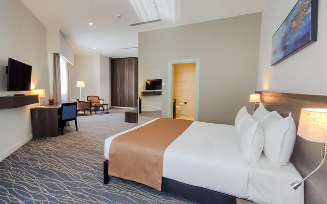 Business, King Bed, Eka Hotel Eldoret 1/4