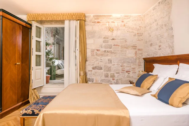 غرفة ديلوكس بسرير مزدوج بشرفة، Palace Judita Heritage Hotel 1/7