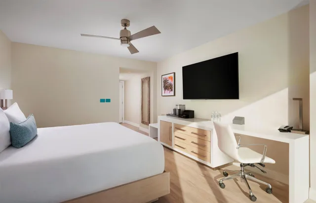 غرفة بسرير مزدوج لذوي الإعاقة، Sunseeker Resort Florida Gulf Coast , Curio Collection 1/5