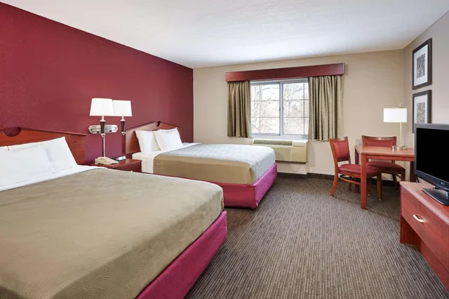 غرفة بسريرين كوين يُسمح فيها بالحيوانات الأليفة، Americinn By Wyndham Douglas/Saugatuck 3/6