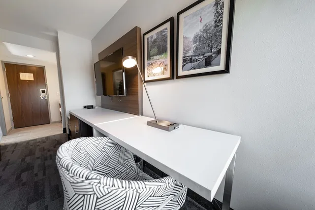 جناح بسريرين كوين مع أريكة، Comfort Inn & Suites Wyomissing/Reading 7/10