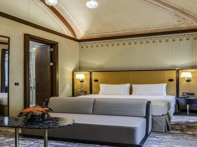 غرفة ديلوكس بسرير كينج، The Galata Hotel Istanbul - MGallery Collection 4/10
