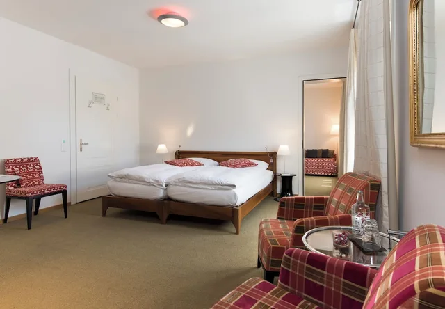 غرفة عائلية بسرير مزدوج، Hotel Saratz 2/5