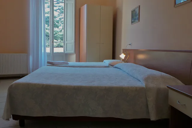 جناح، Hotel Roma 1/1