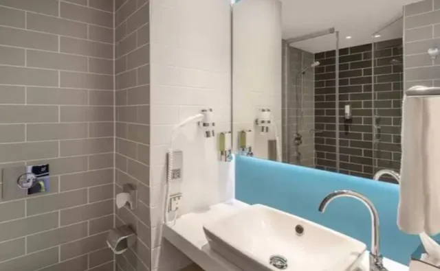 غرفة قياسية مفردة، Premier Inn Cologne City South Hotel 2/2