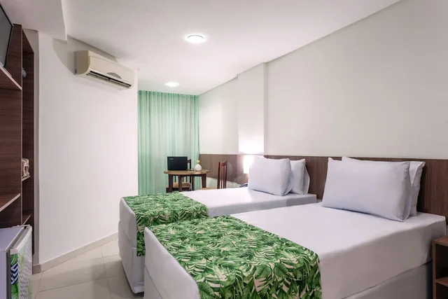 غرفة عائلية بسرير مزدوج وسرير فردي مع أريكة، Joao Pessoa Hplus Beach 1/6