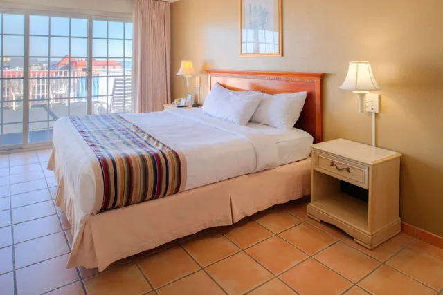 غرفة قياسية بسريرين كوين بإطلالة على المدينة، Paradise Plaza Inn 1/6