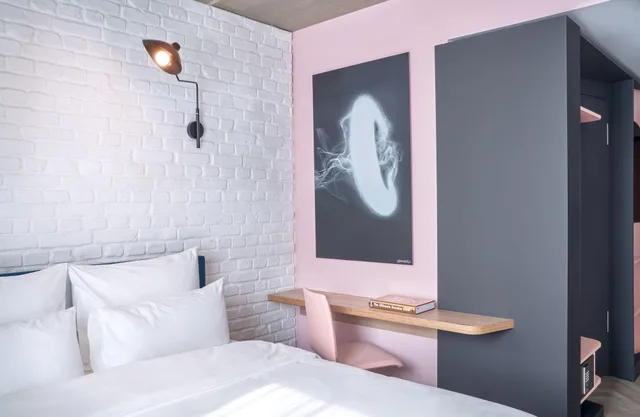 Room, Urban View، URBAN LOFT Cologne 3/5