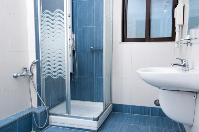 غرفة ثلاثية، Lido Hotel 5/7