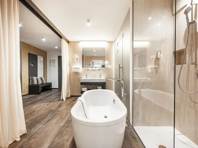 جناح بريميوم بسرير كينج مع أريكة، HOTEL CITY MARIBOR 7/10