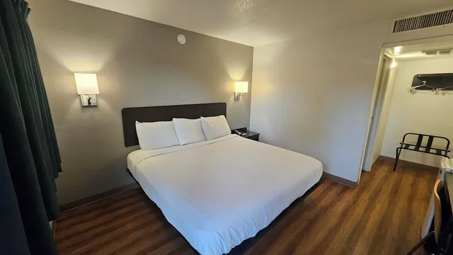غرفة قياسية بسرير كينج لذوي الإعاقة، Motel6 Blythe, CA 5/10