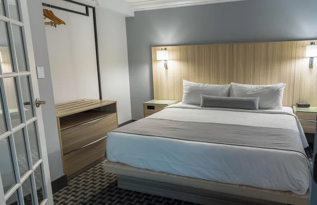 جناح تنفيذي بغرفة نوم واحدة بمطبخ، Century Plaza Hotel & Spa 1/10