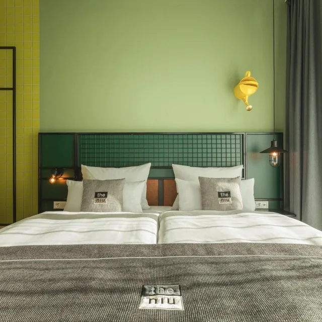 Standard, King Bed, Queen Bed, Holiday Inn - the niu, Dwarf Berlin Schoneberg 9/10