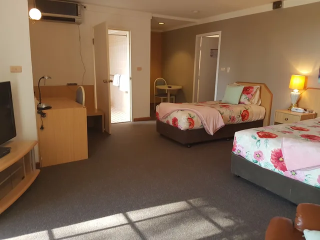 غرفة ديلوكس بسريرين كوين، Golden Age Motor Inn Queanbeyan 1/4