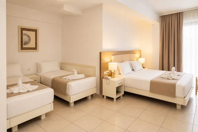 غرفة عائلية بسرير مزدوج مع أريكة، ST. CONSTANTIN SEA HOTEL AND SPA RESORT 6/10