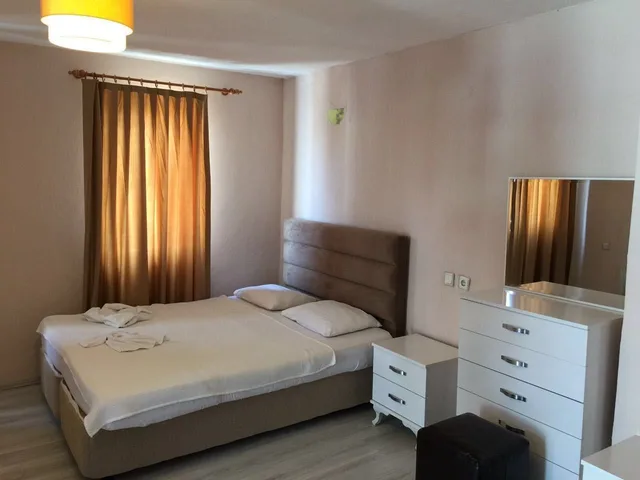 Room, Triple, 1 Double and 1 Single Bed, Delta Hotel 1/6