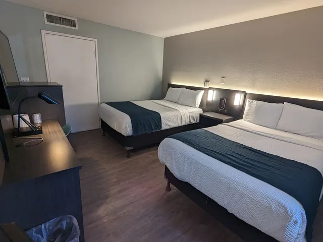 غرفة قياسية بسريرين مزدوجين لذوي الإعاقة، Motel6 Kingman, AZ - Route 66 East 8/10