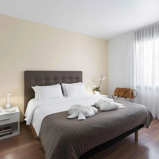جناح جونيور، IBIS LOCARNO 1/4