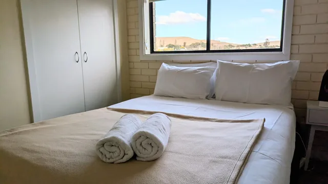 3 Bedrooms, Upstairs, Apartment، Swiss Motel 1/1