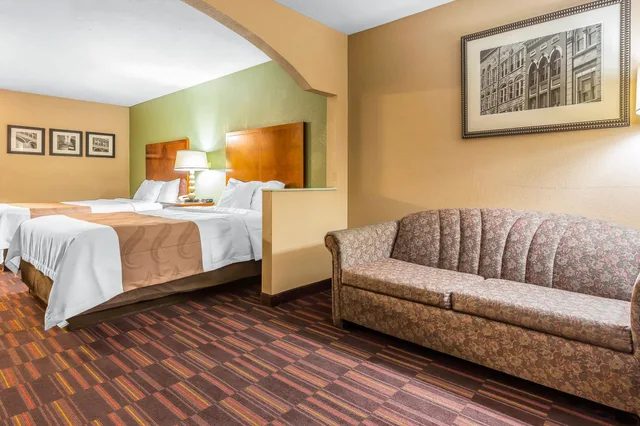 جناح بسريرين كوين، Quality Inn & Suites near Robins Air Force Base 8/10
